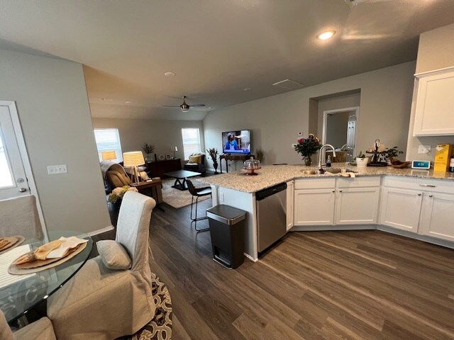 Espacios amplios y abiertos: ¡ideales para recibir invitados! - 2904 Emil Dr