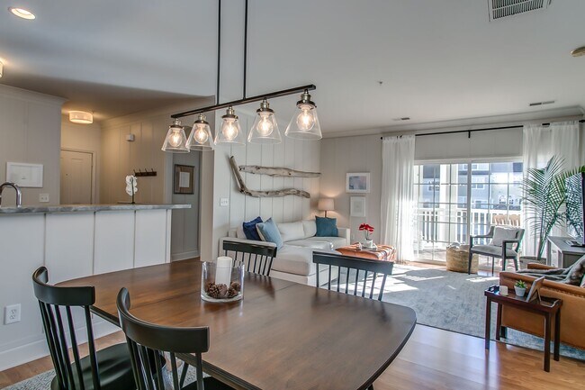 Foto del edificio - 7230 Althorp Way