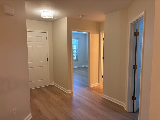 Foto del edificio - 83 Birkshire Way