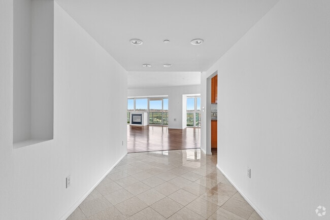 Building Photo - 13600 MARINA POINTE Dr