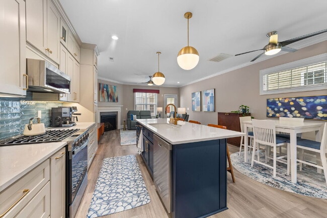 Building Photo - Charming Craftsman Home in the Heart of Apex | Renovated Kitchen, Fenced Yard, Garage & Lawn Care...