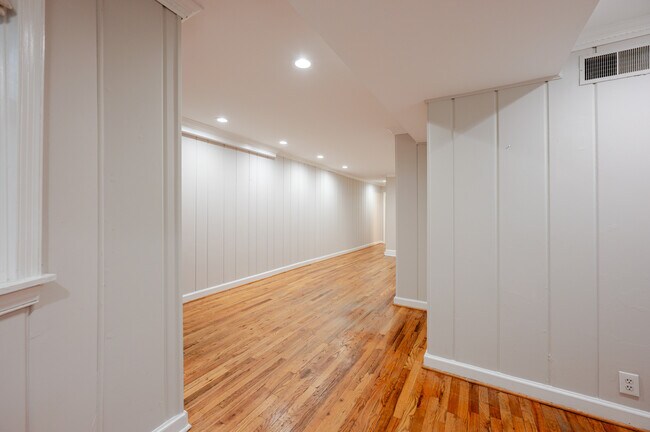 Building Photo - 1510 R St NW