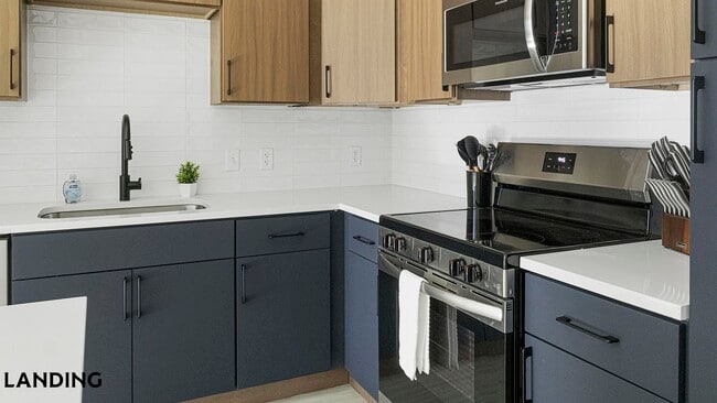 Building Photo - 1007 S Mint St