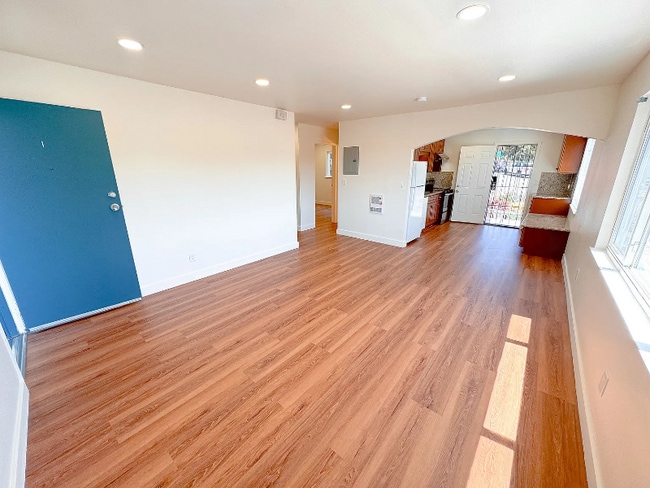 Foto del edificio - 4802 Daisy St