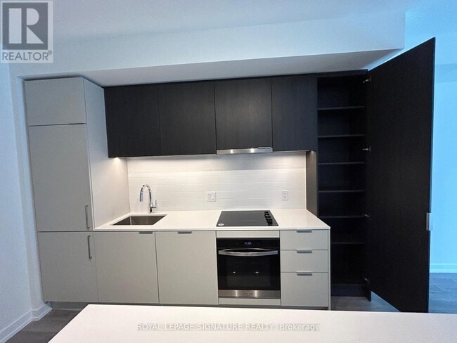 Building Photo - 89 Church St