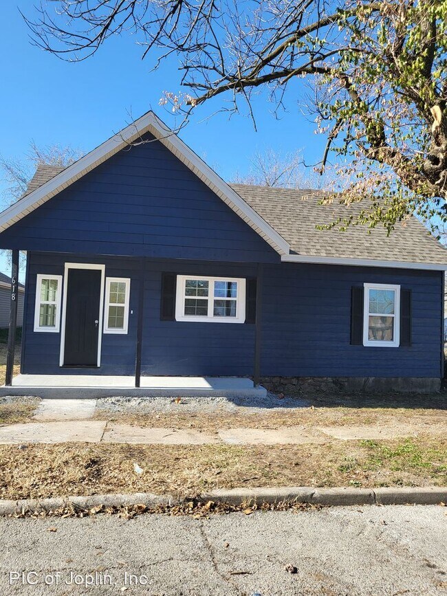 Foto del edificio - 2 br, 1 bath House - 618 N. Webb