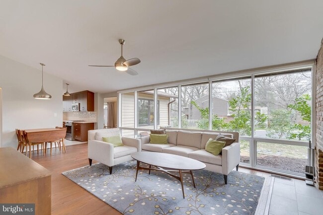 Building Photo - 3315 Pendleton Dr