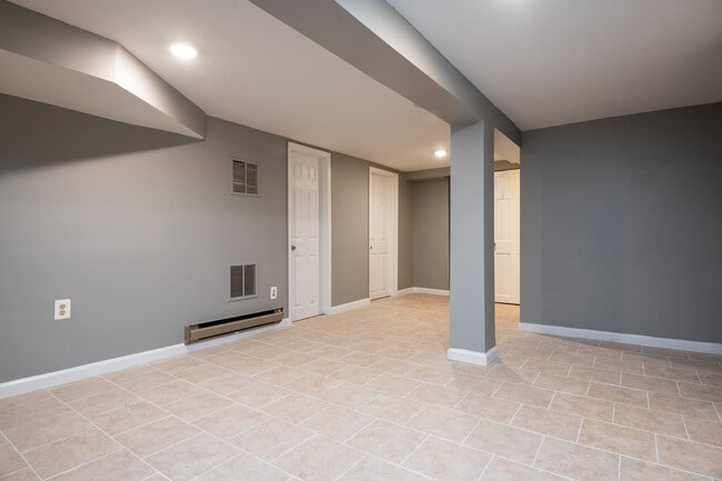 Building Photo - 104 Varnum St NW