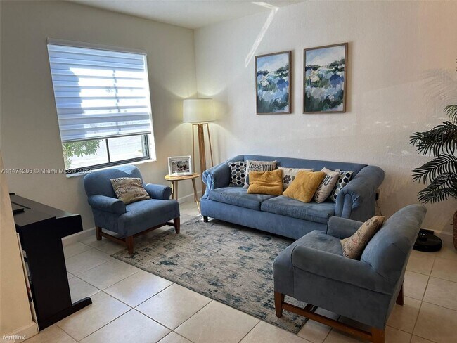 Foto del edificio - 3 br, 2.5 bath House - 10543 W 33rd Ct # 0 1