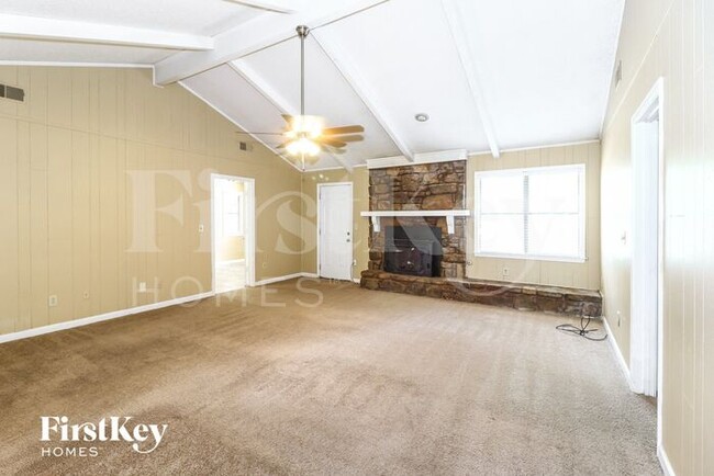 Building Photo - 7132 Chevy Chase Dr