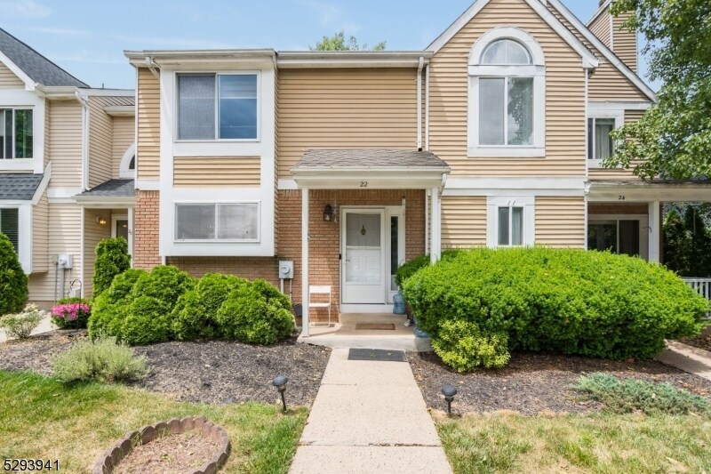 Primary Photo - 22 Bradovra Ct