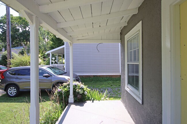 Foto del edificio - Charming Dog-Friendly Belmont Home