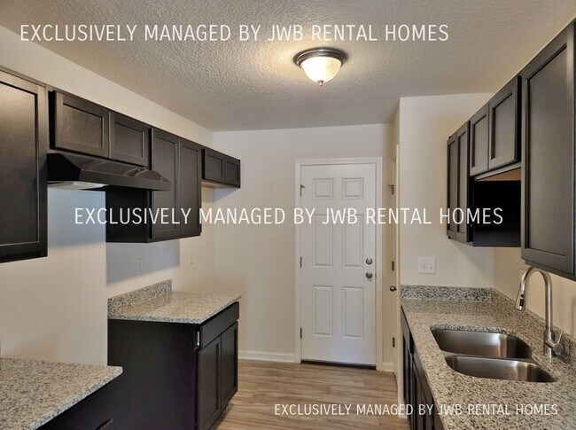 Foto del edificio - 8015 Mattox Ave