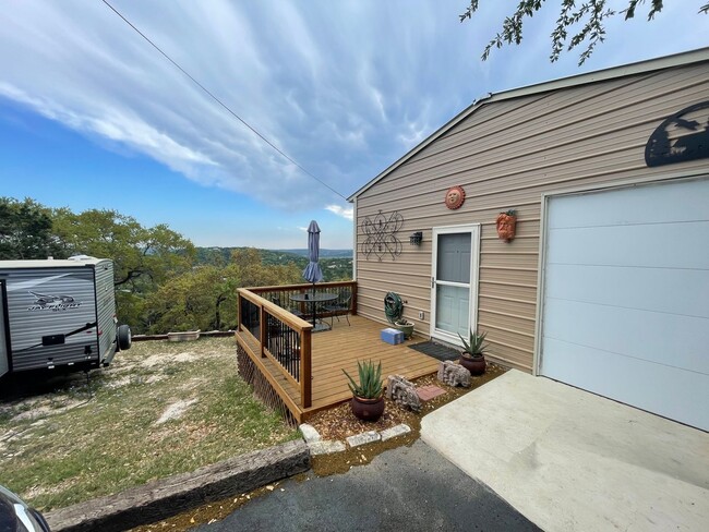 Building Photo - NEW ON MARKET (PRICE DROP!!)