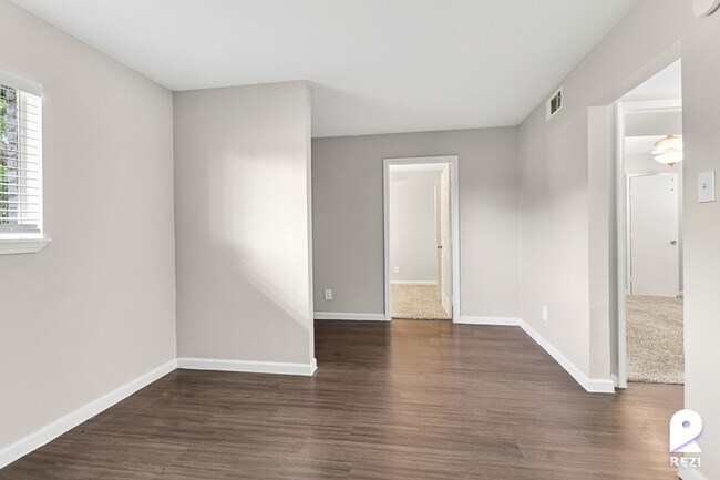 Foto del edificio - 8217 Fulton St