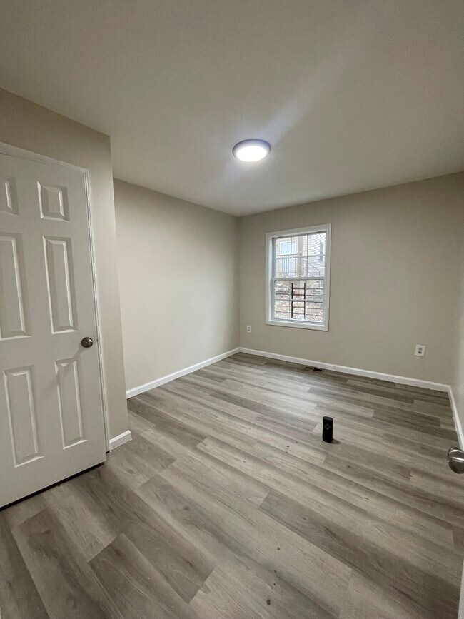 Building Photo - 51 Demarest St