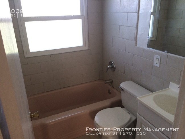 Building Photo - 3039 Canfield Dr