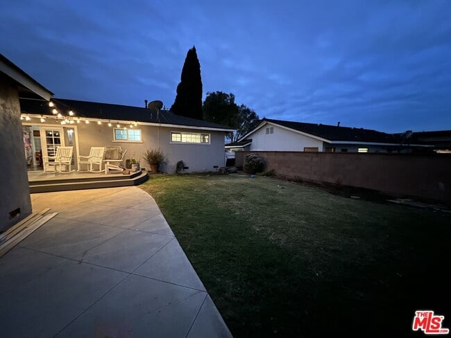 Building Photo - 2903 W Carson St