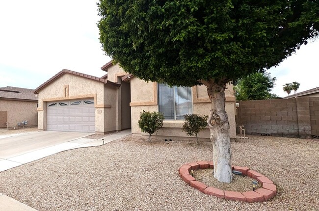 Building Photo - 3 Bedroom Home in Dobson Place Community N...