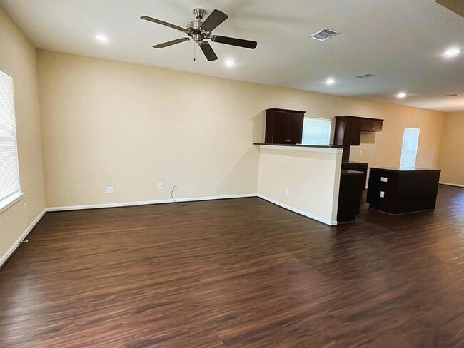 Building Photo - 6019 Haight St