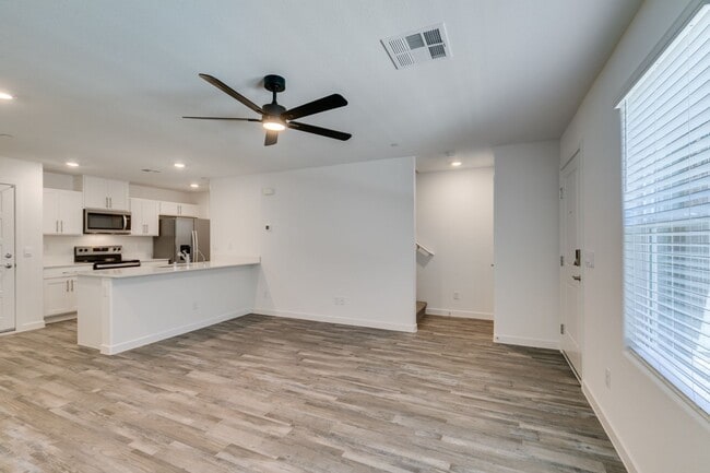 Building Photo - 9849 Hidden Pass Ave