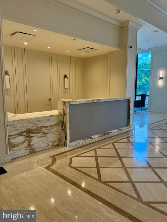 Foto del edificio - 5225 Pooks Hill Rd