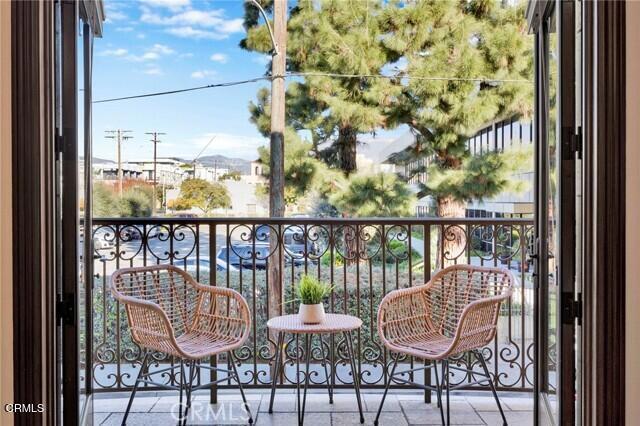 Building Photo - 250 S De Lacey Ave