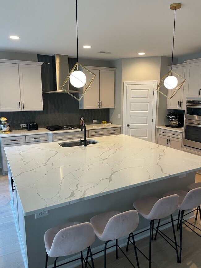 Building Photo - 8620 Raven Top Dr