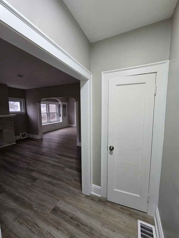 Foto del edificio - 9711 Aetna Rd