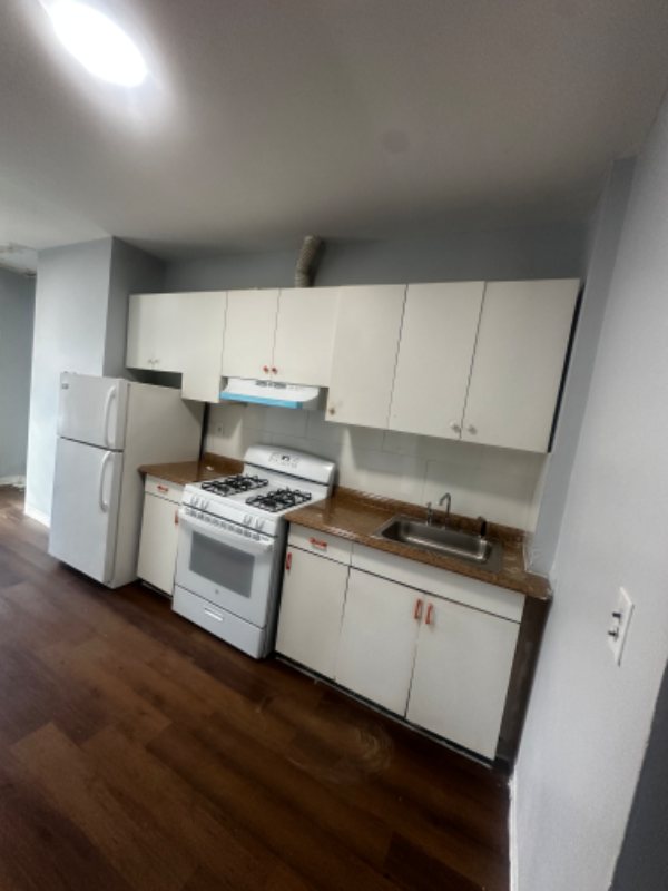 Building Photo - 887 Faile St