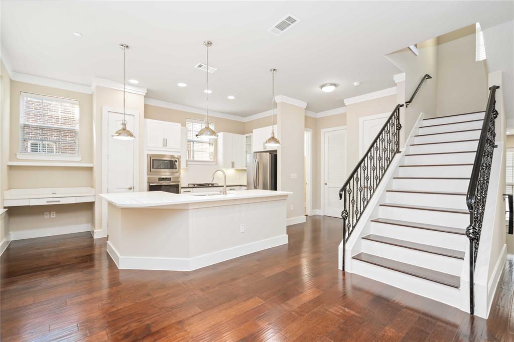 3236 Las Palmas St, Houston, TX 77027 Condo for Rent in Houston, TX