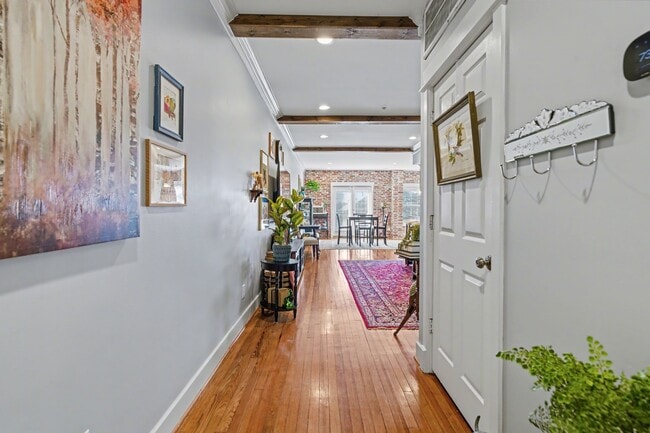 Building Photo - 215 W Norma St