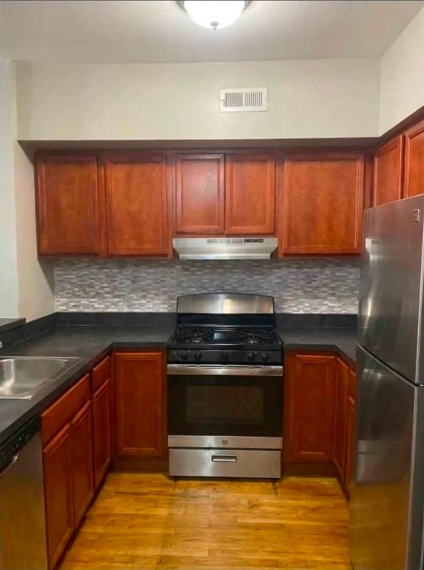 Photo - 73 Bellevue Ave Townhome