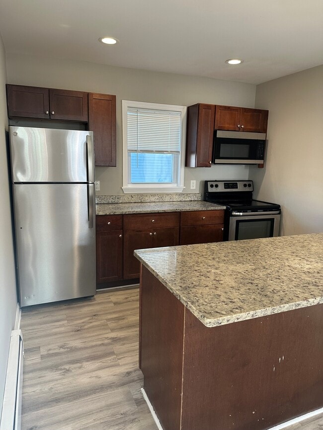 Building Photo - 91 Homes Ave