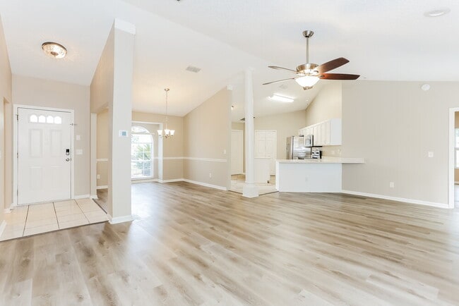 Building Photo - 1554 Mountain Lake Dr W