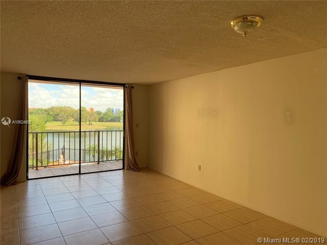Building Photo - 9688 Fontainebleau Blvd