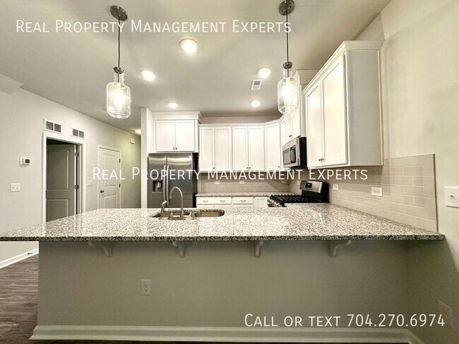 Foto del edificio - 8197 McCormick St