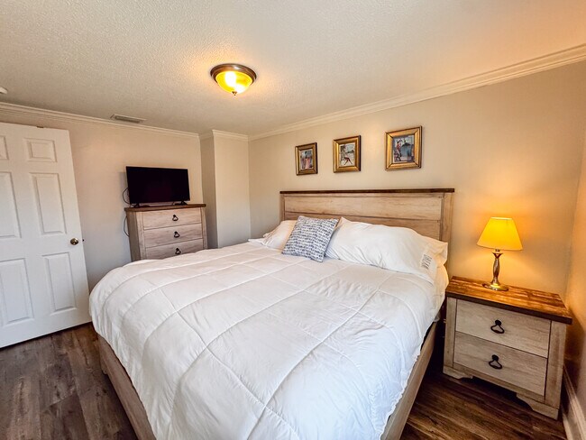 Dormitorio principal - 813 N Spair St