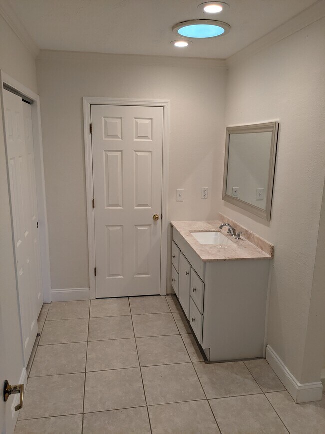 Photo - 8 S Arcturas Ave House