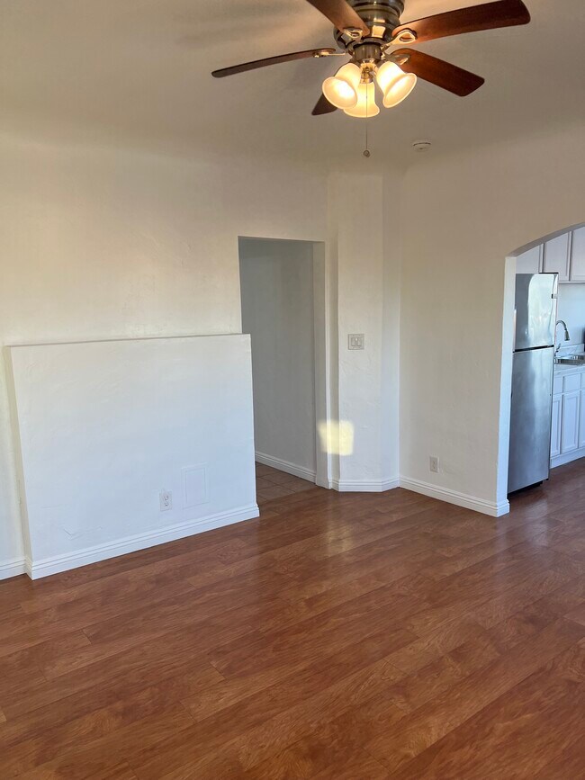 Foto del edificio - 6403 S Vermont Ave
