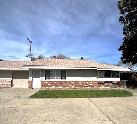 Primary Photo - Welcome to 1448 Topaz Way!