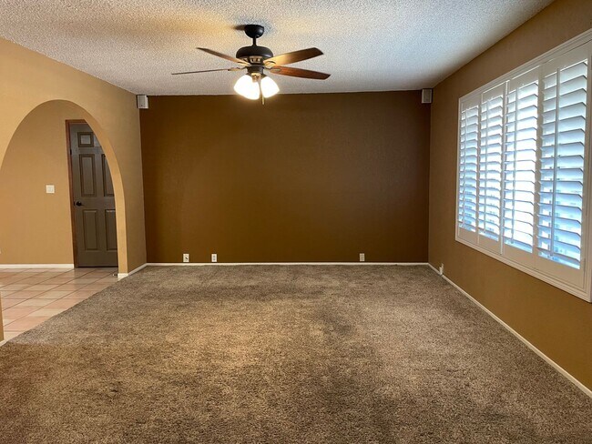 Foto del edificio - OWNER'S SUMMER SPECIAL-$300 OFF first 3 months! Sparkling Pool Home!