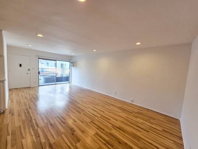 Foto del edificio - Gregory Way Apartments