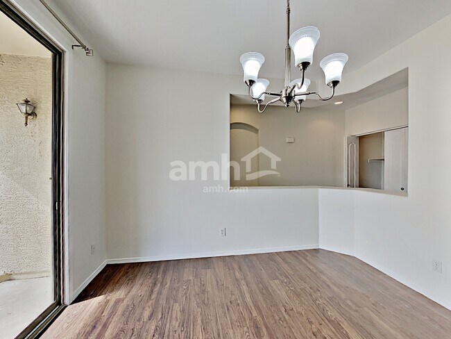 Foto del edificio - 9427 W Potter Dr
