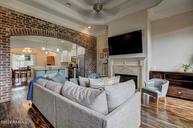Building Photo - 110 Golden Cypress Dr