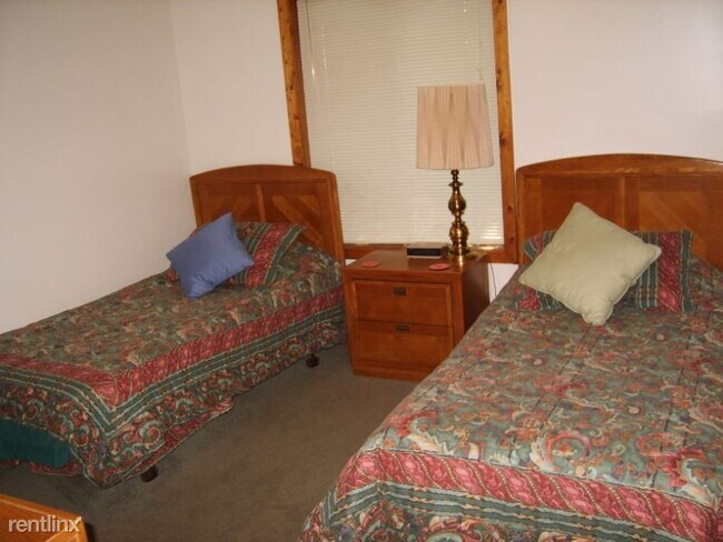 Foto del edificio - 2 br, 1.5 bath Townhome - 609 Hillsborough St