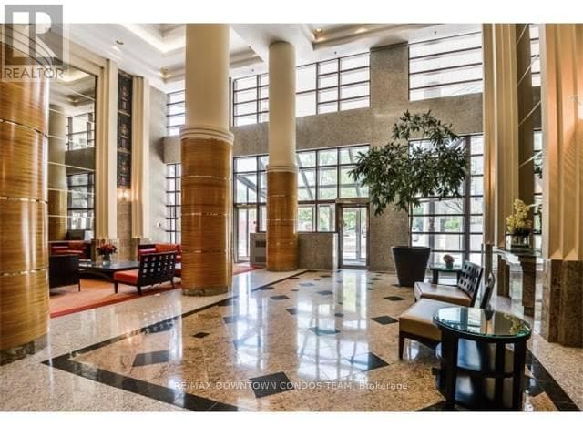 Building Photo - 1001 Bay St.