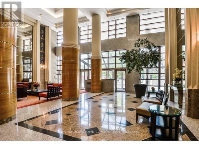 Photo du bâtiment - 1001 Bay St.