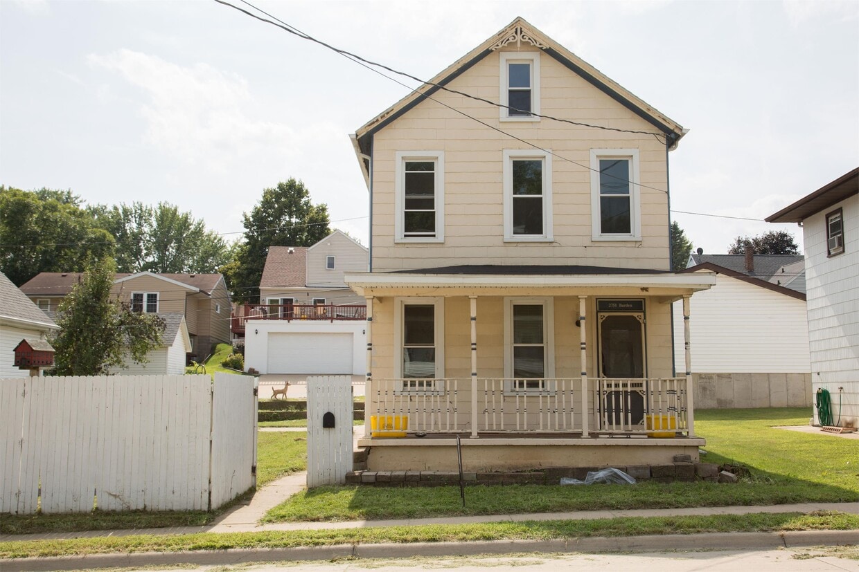 2751 Burden St, Dubuque, IA 52001 House Rental in Dubuque, IA