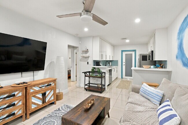Foto del edificio - 1243 NW 3rd Ave